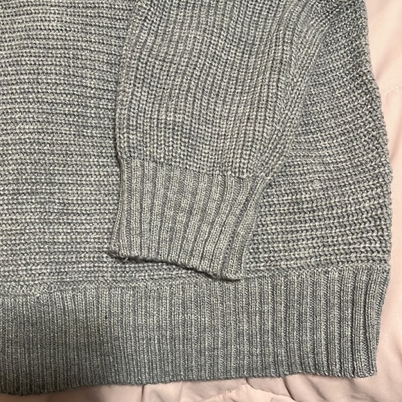 Forever 21 knitted grey sweatshirt - Picture 2 of 3